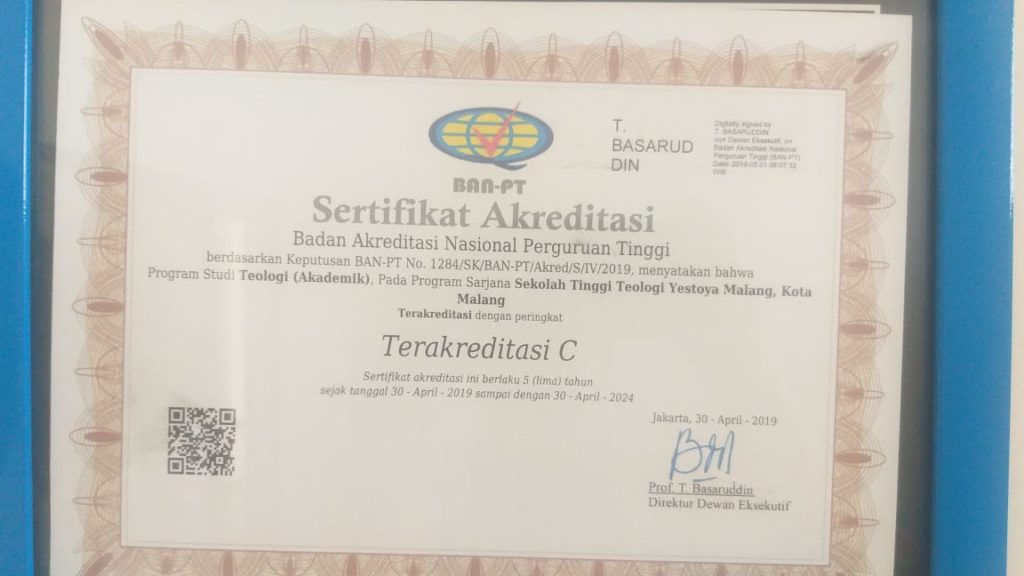 Akreditasi SEKOLAH TINGGI TEOLOGI YESTOYA